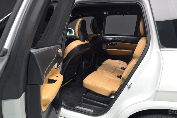 2022 Volvo XC90 с пробегом 41 979 км