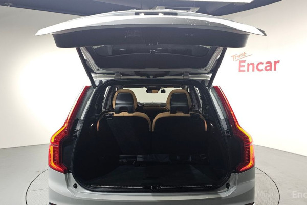 2022 Volvo XC90 с пробегом 15 835 км