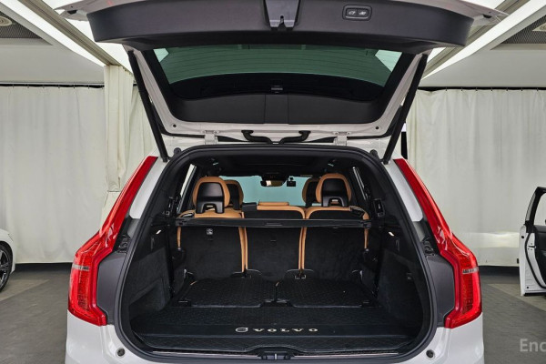 2022 Volvo XC90 с пробегом 43 691 км