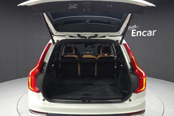 2022 Volvo XC90 с пробегом 41 979 км