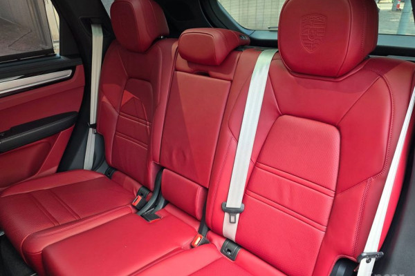 2023 Porsche Cayenne с пробегом 6 992 км