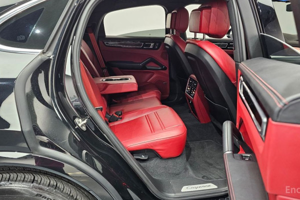 2022 Porsche Cayenne с пробегом 57 008 км