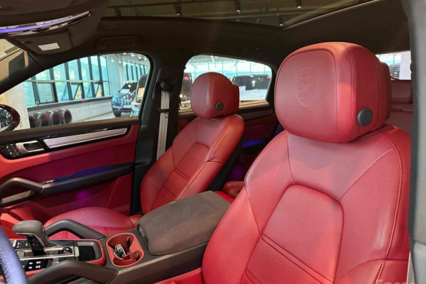 2023 Porsche Cayenne с пробегом 14 200 км
