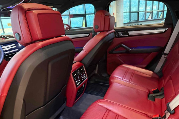 2023 Porsche Cayenne с пробегом 14 200 км