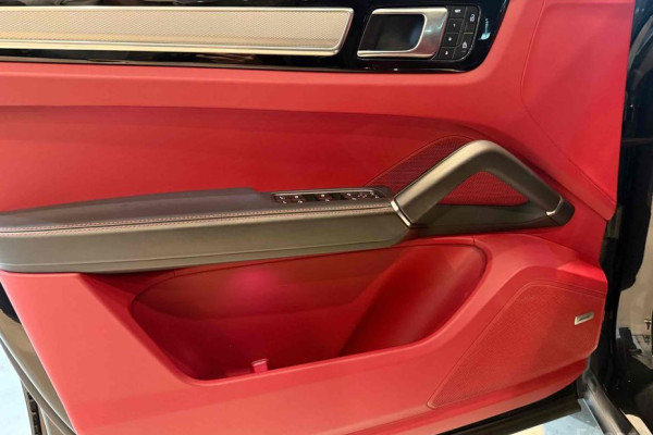 2023 Porsche Cayenne с пробегом 14 200 км