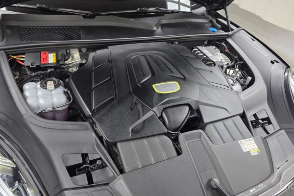 2023 Porsche Cayenne с пробегом 20 857 км