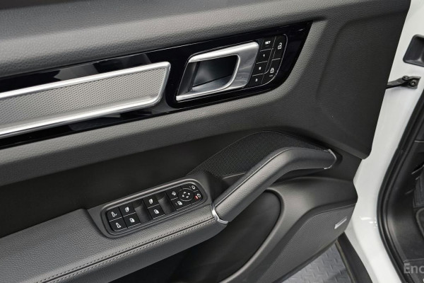 2023 Porsche Cayenne с пробегом 16 256 км