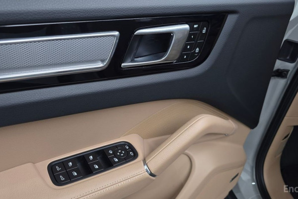 2023 Porsche Cayenne с пробегом 40 915 км