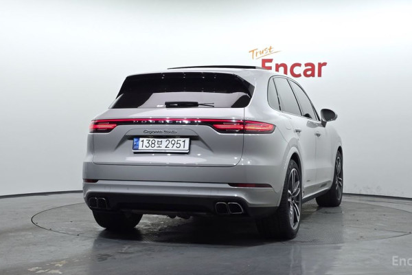 2022 Porsche Cayenne с пробегом 52 124 км