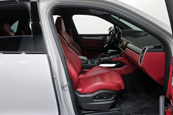 2022 Porsche Cayenne с пробегом 52 124 км