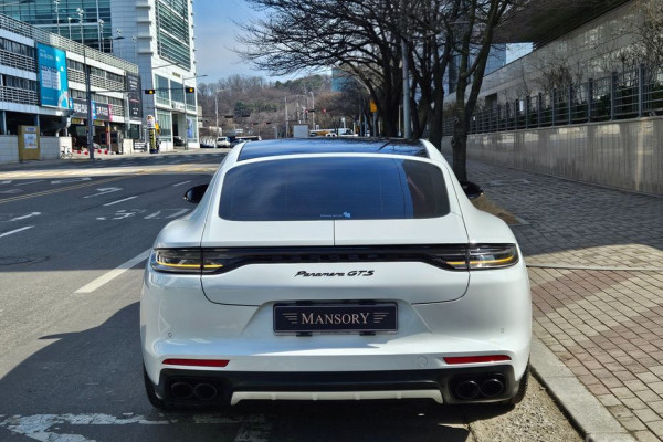 2022 Porsche Panamera с пробегом 33 500 км