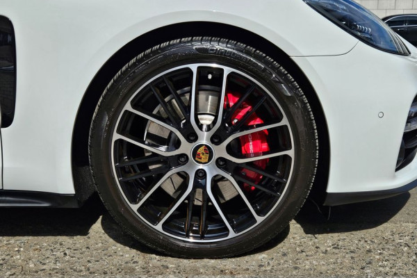 2022 Porsche Panamera с пробегом 33 500 км