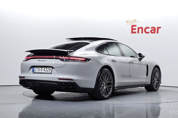 2023 Porsche Panamera с пробегом 25 035 км