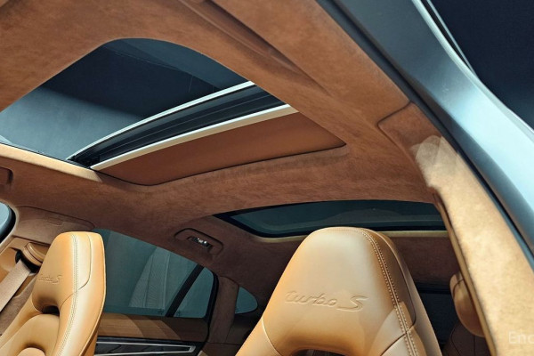 2022 Porsche Panamera с пробегом 34 701 км