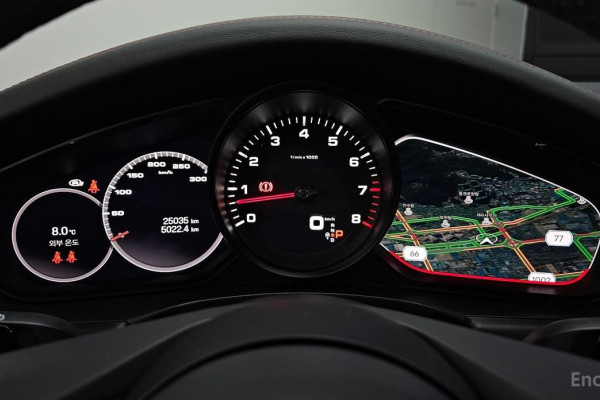 2023 Porsche Panamera с пробегом 25 035 км