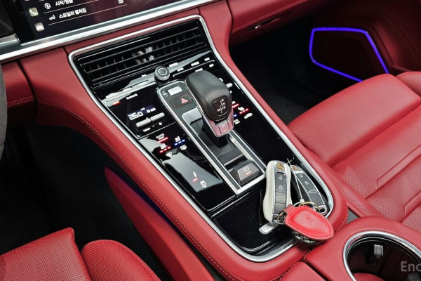 2023 Porsche Panamera с пробегом 25 035 км