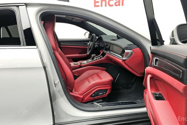 2023 Porsche Panamera с пробегом 25 035 км
