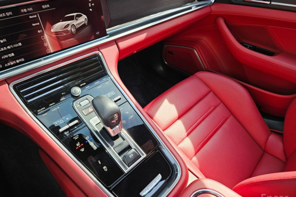 2022 Porsche Panamera с пробегом 33 500 км