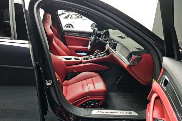 2023 Porsche Panamera с пробегом 13 553 км