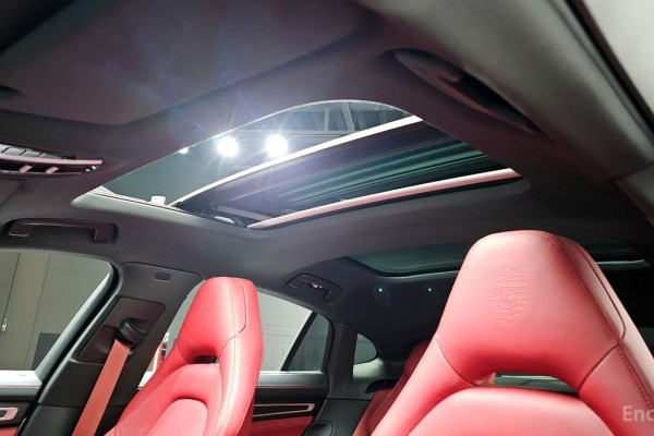 2023 Porsche Panamera с пробегом 25 035 км