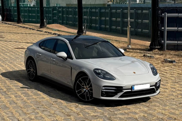 2021 Porsche Panamera с пробегом 21 950 км