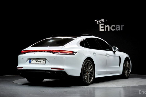 2022 Porsche Panamera с пробегом 29 436 км