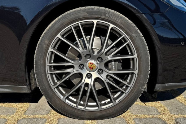 2022 Porsche Panamera с пробегом 36 000 км