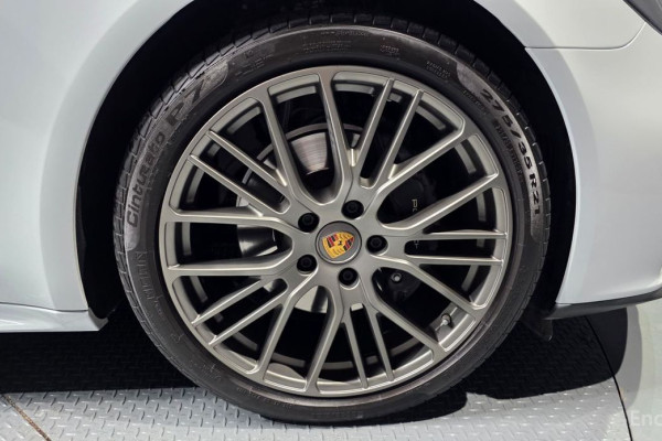 2022 Porsche Panamera с пробегом 29 436 км