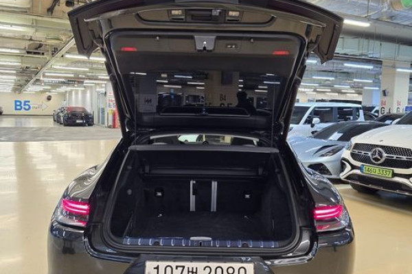 2021 Porsche Panamera с пробегом 12 830 км