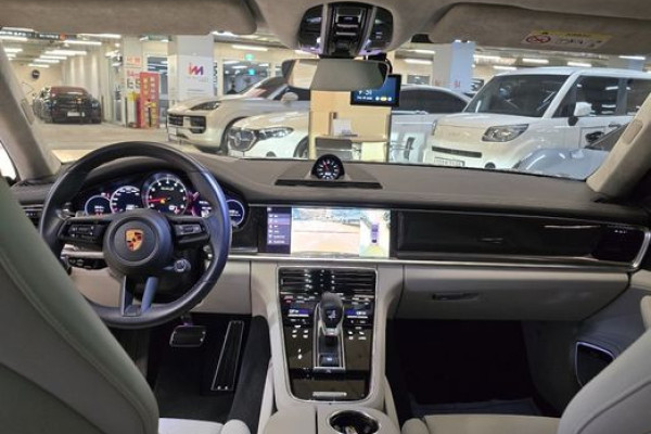 2021 Porsche Panamera с пробегом 12 830 км