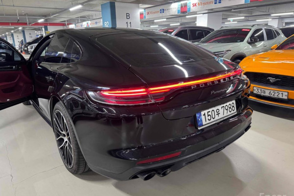 2023 Porsche Panamera с пробегом 62 000 км