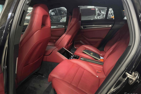 2023 Porsche Panamera с пробегом 62 000 км