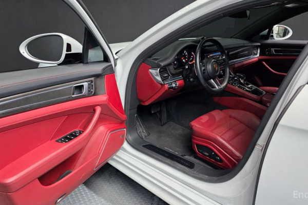 2022 Porsche Panamera с пробегом 29 436 км