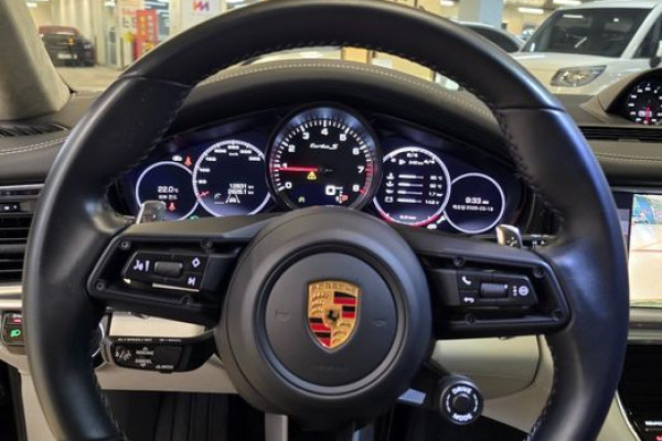 2021 Porsche Panamera с пробегом 12 830 км