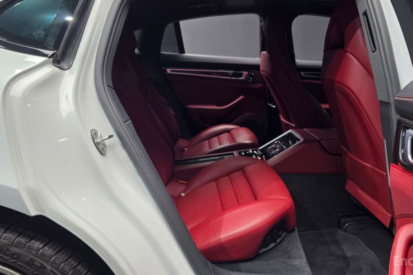 2022 Porsche Panamera с пробегом 29 436 км