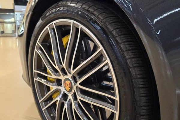 2021 Porsche Panamera с пробегом 12 830 км