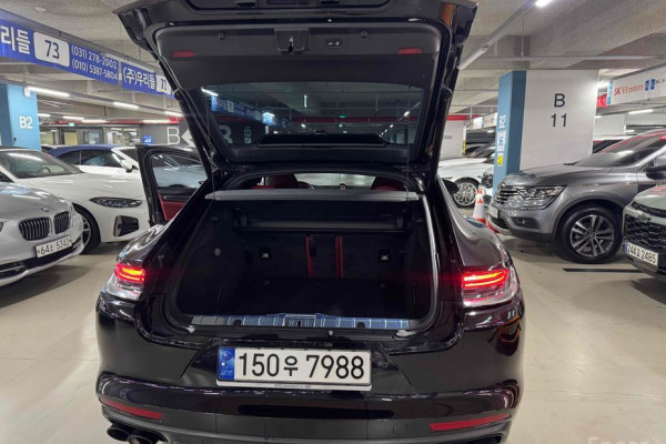 2023 Porsche Panamera с пробегом 62 000 км