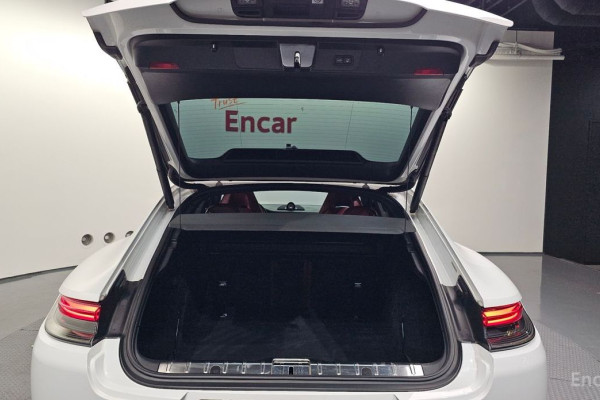 2022 Porsche Panamera с пробегом 68 011 км