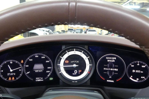 2022 Porsche 911 с пробегом 17 835 км