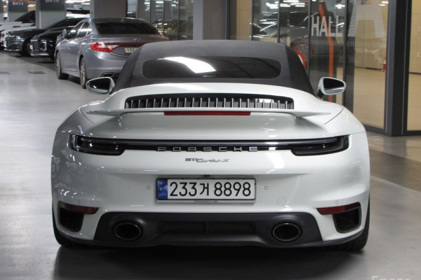 2021 Porsche 911 с пробегом 27 000 км