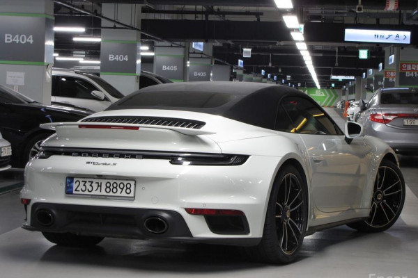 2021 Porsche 911 с пробегом 27 000 км