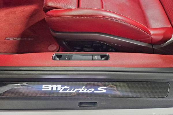 2021 Porsche 911 с пробегом 27 000 км