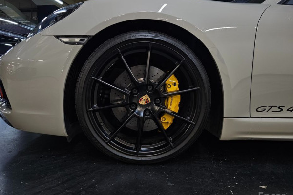 2023 Porsche 718 Spyder с пробегом 12 800 км