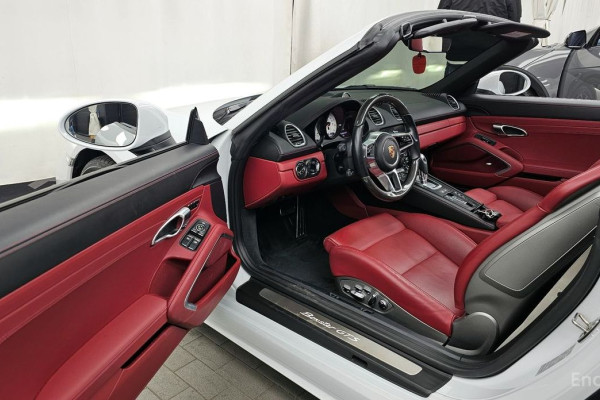 2023 Porsche 718 Spyder с пробегом 35 580 км