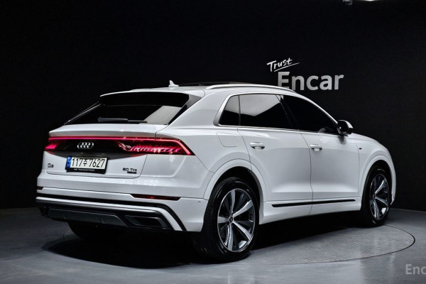2021 Audi Q8 с пробегом 97 981 км