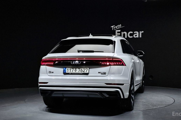 2021 Audi Q8 с пробегом 97 981 км