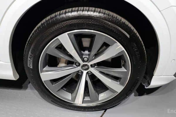 2021 Audi Q8 с пробегом 97 981 км