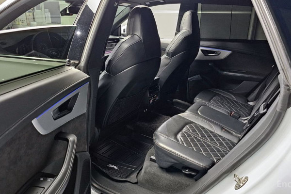 2021 Audi Q8 с пробегом 97 981 км