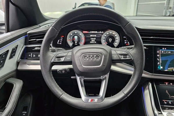 2021 Audi Q8 с пробегом 97 981 км