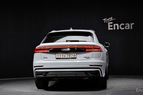 2020 Audi Q8 с пробегом 80 862 км